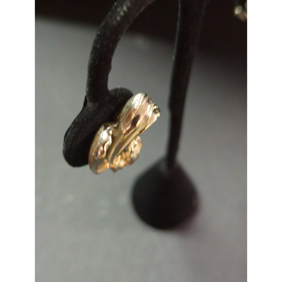 Vintage LISNER Silver Tone Floral Clip-On Earrings Sculptural Mid-Century Style