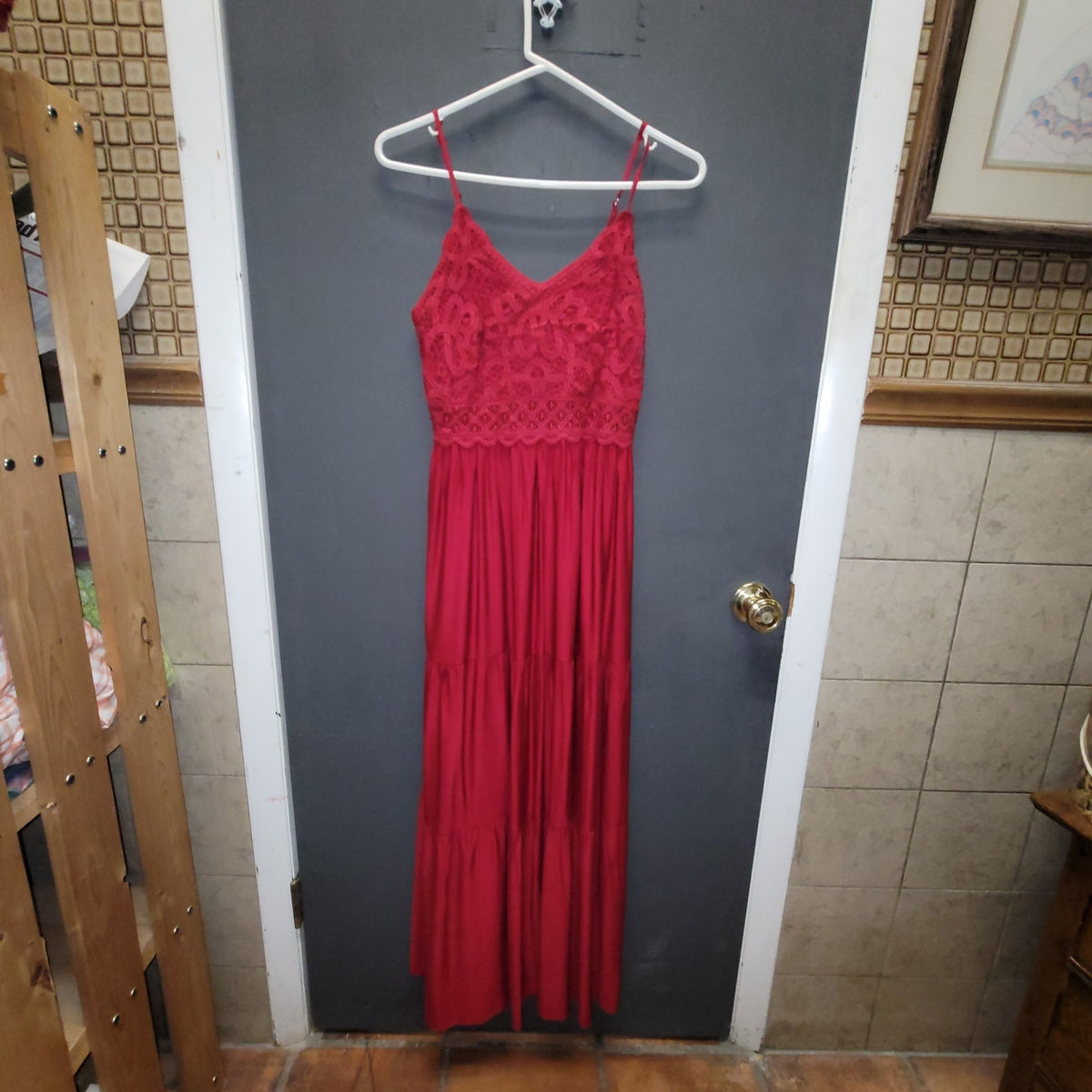 Dokuritu Size Medium Red Sleeveless Midi dress Vneck ruched back travel cruise