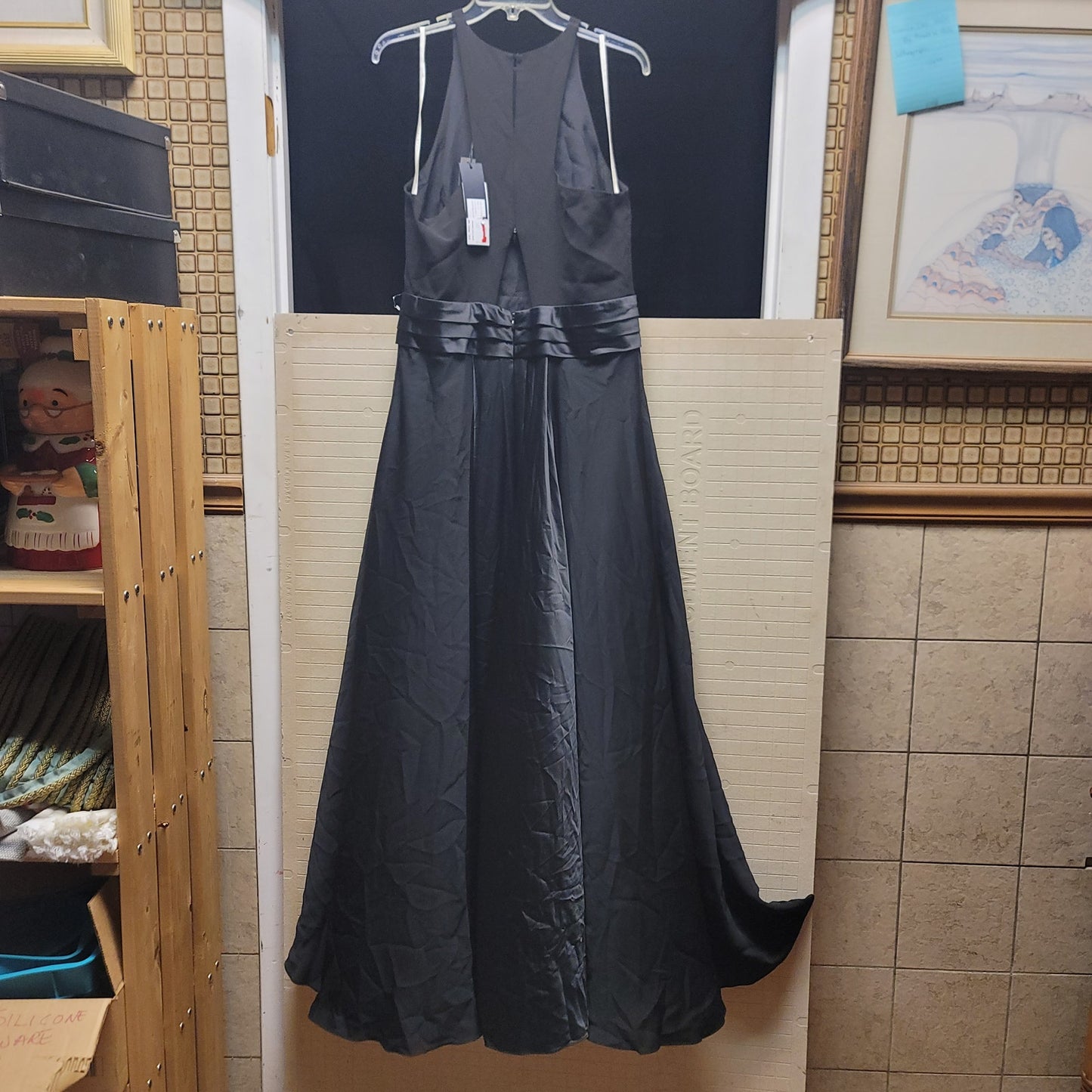 HALSTON Black maxi dress Halter top size 12 Satin Waist keyhole back Formal