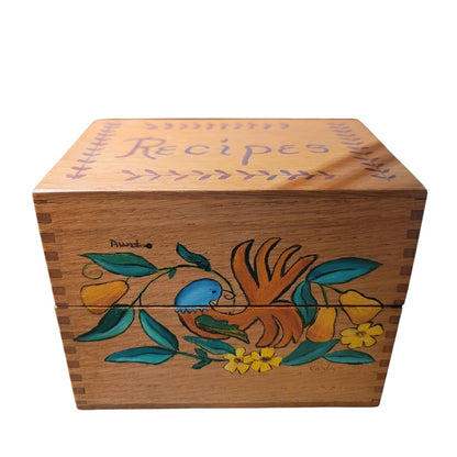 Vintage wood recipe box 7" x 4.5" x 5.5" dove tail construction Birds Folk Art