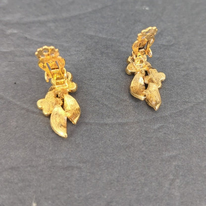 Vintage 1960s Mid Century Gold Tone Cream Enamel Dogwood Flower Clip On Earrings