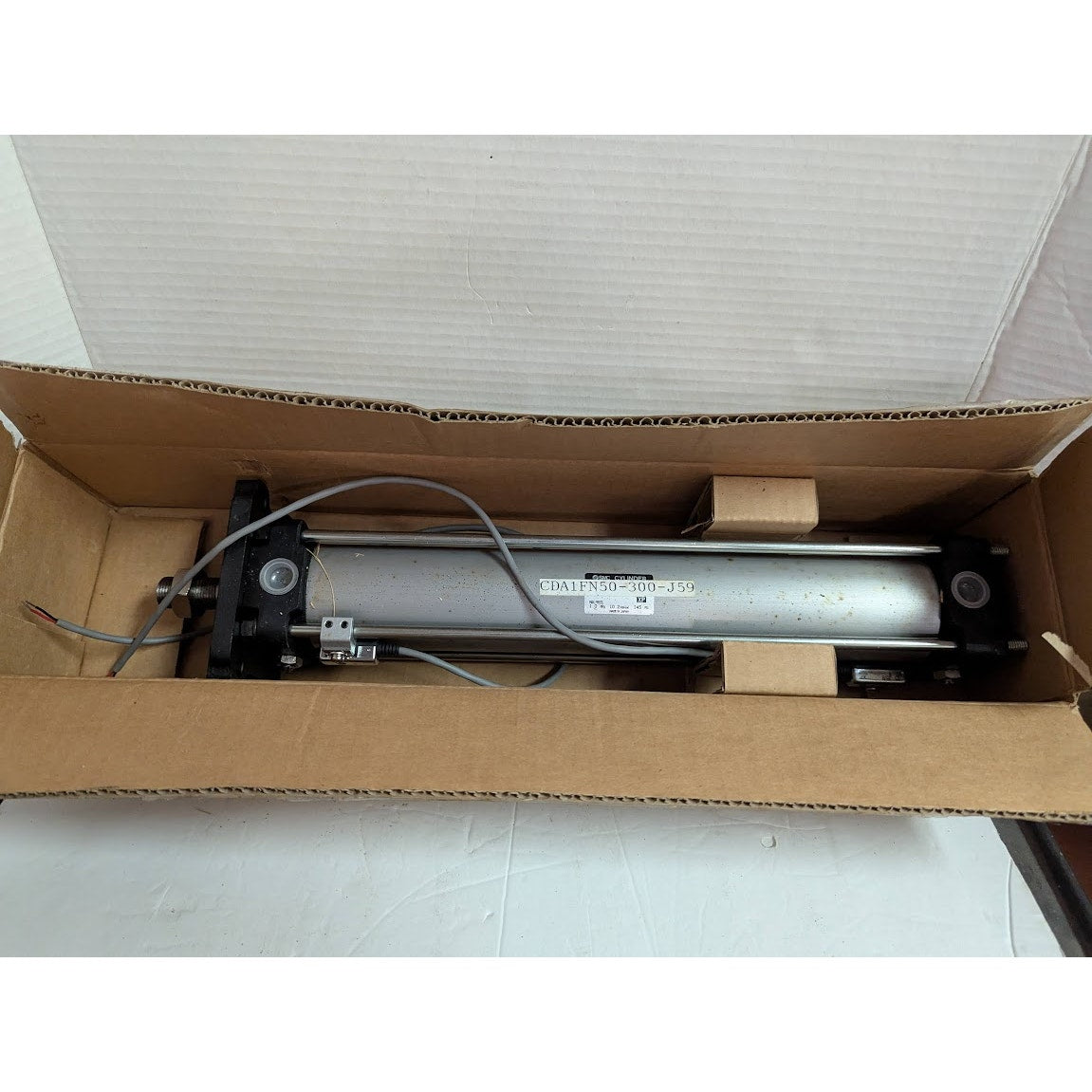 New SMC Pneumatic Cylinder CDA1FN50-300-J59 Max Pressure 1.0 145 psi 10.2 kgf/cm