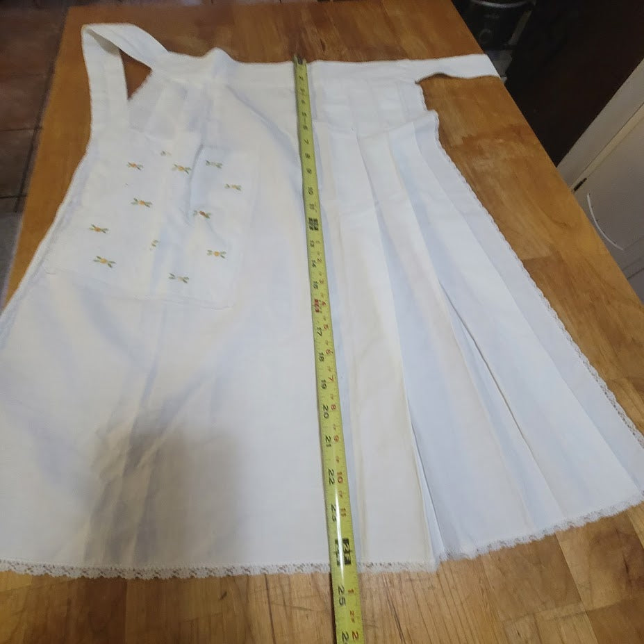 Vintage White Eyelet Embroidered Apron Floral French Country Shabby Chic Italy