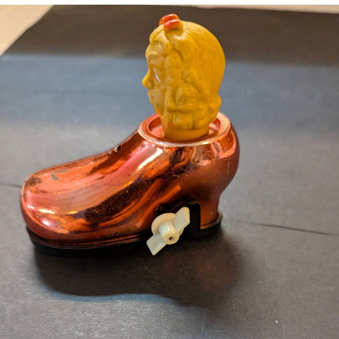 Vintage 1973 Durham Industries Cowardly Lion Muppets Inc. Wind-Up Shoe Toy