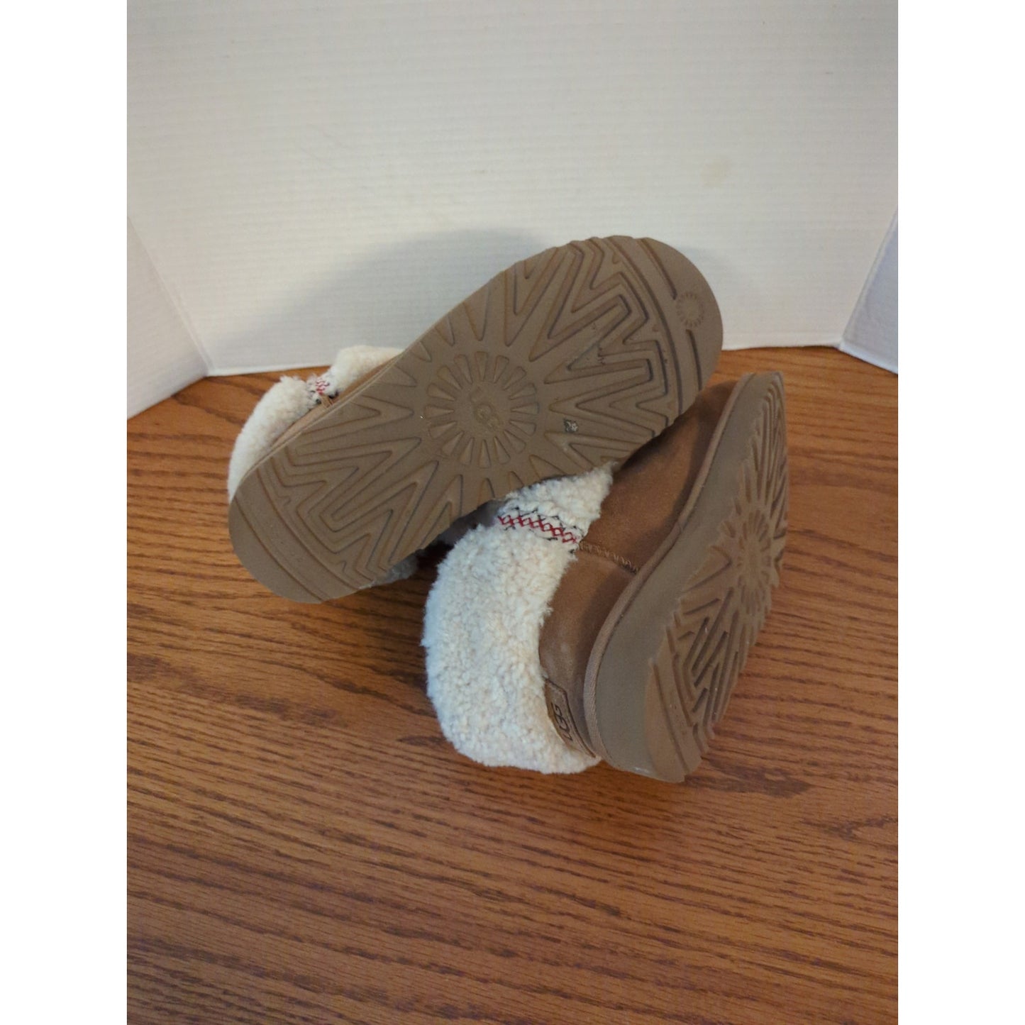 UGG Chestnut Suede Classic Slipper Booties Cozy Cabin Aesthetic Women's Size 8