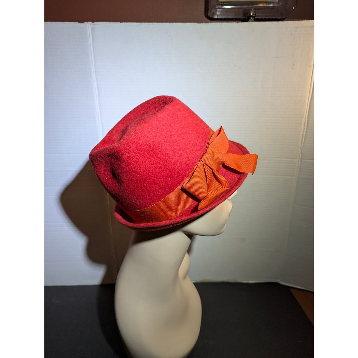 Vintage 50s Red Fur Felt Cloche Hat Orange Ribbon Bow Mid-Century Mod Fedora