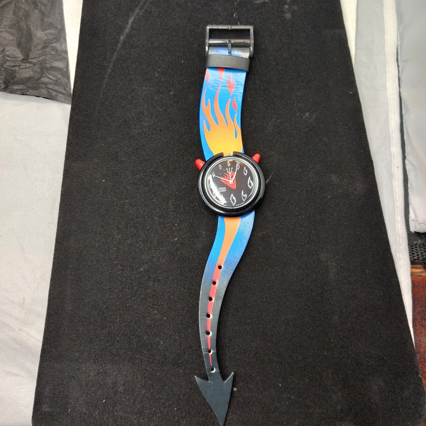 Swatch Vintage UNWORN midi pop "hot stuff" PMB103 Fall/Winter Devil