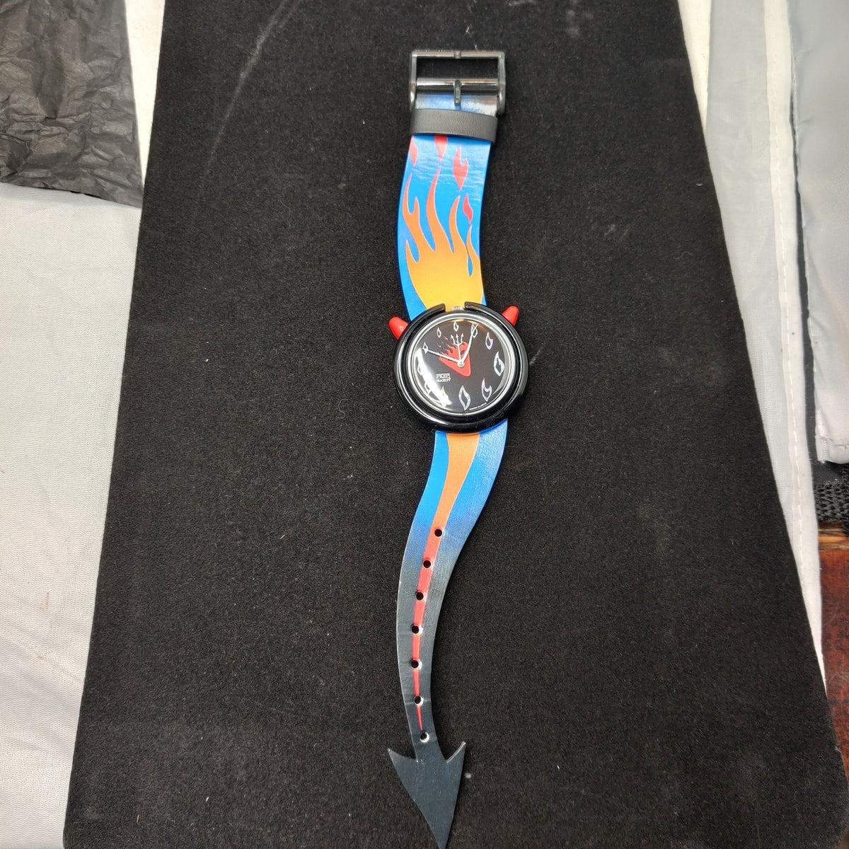 Swatch Vintage UNWORN midi pop "hot stuff" PMB103 Fall/Winter Devil