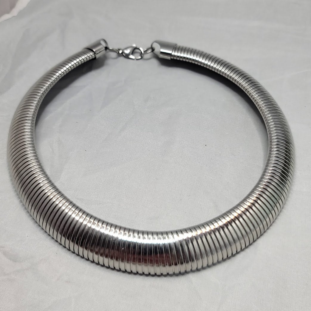 Silver Tone Textured Collar Necklace Choker Statement 1980's