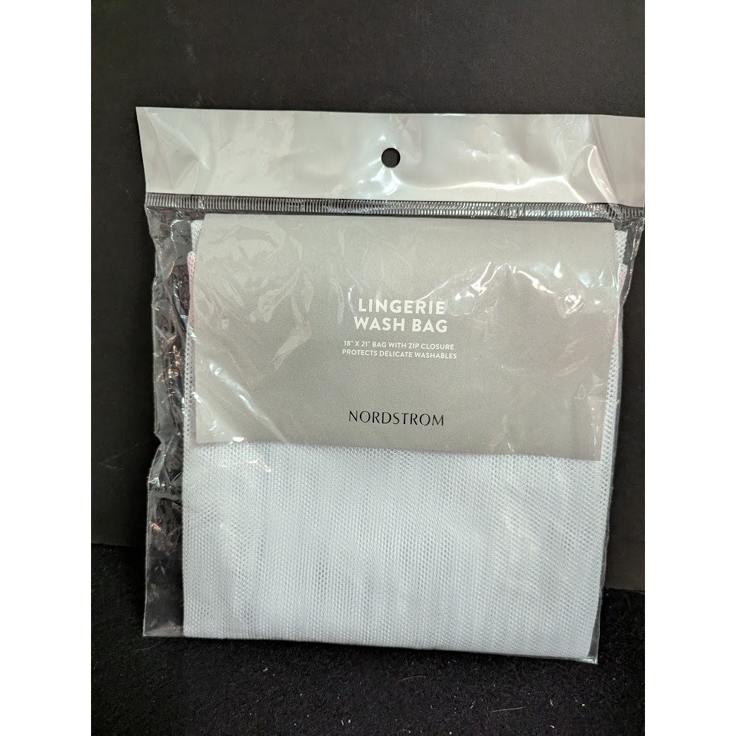 NIP Nordstrom Mesh Washing Bag Floral Embroidered Delicate Care Case