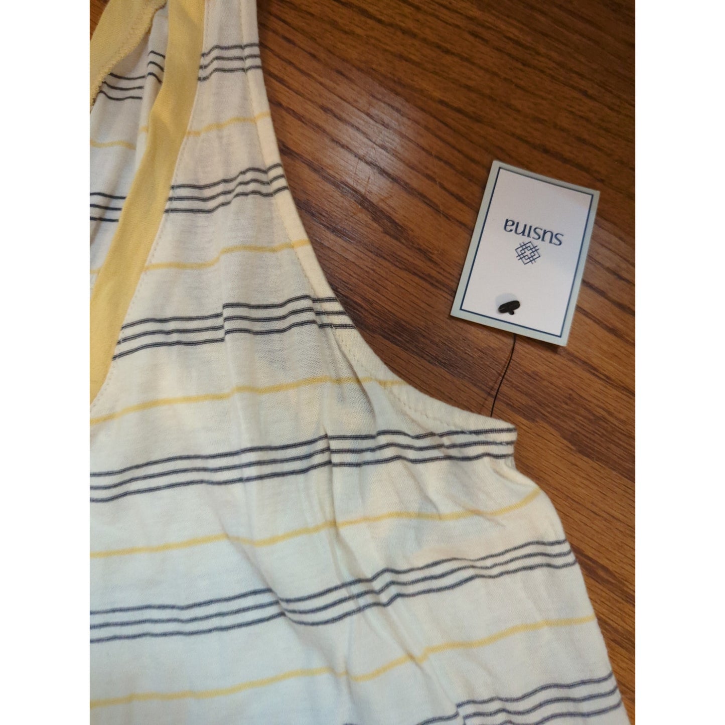 NWT Susina Striped V-Neck Tank Top Size Medium Petite casual summer Top
