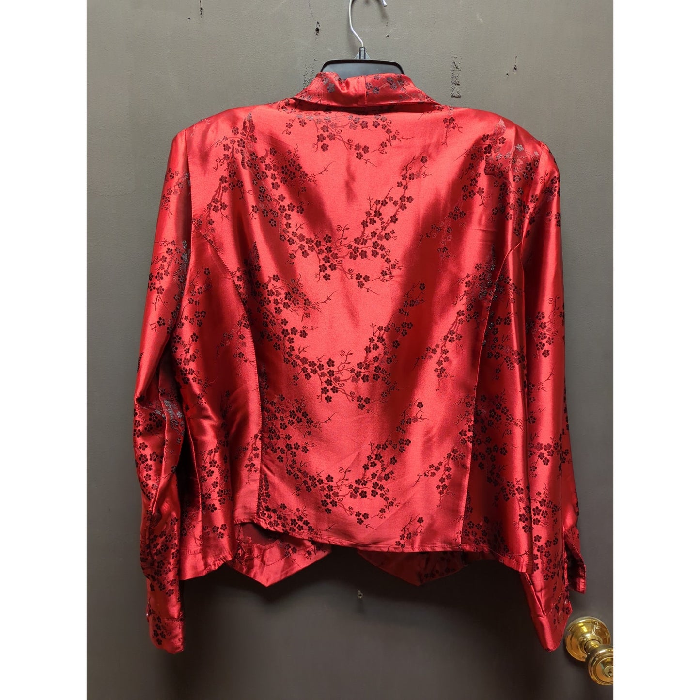 Red long sleeve shirt vINTAGE Asian satin finish brocade collared button Size 16