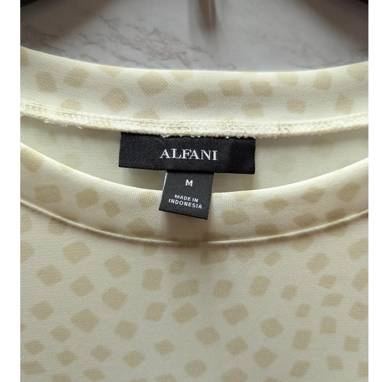 Alfani Cream Beige Geometric Dotted Short Sleeve High Low T-Shirt Top Size Medium