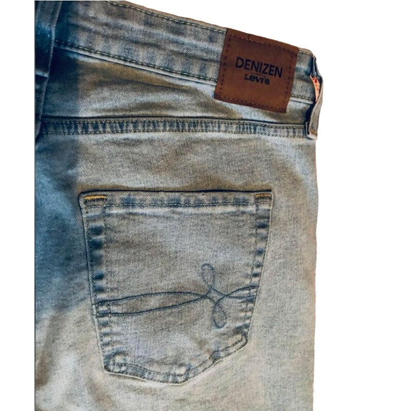 denizen levi’s size 10 W30 L27 style mid rise boyfriend Distressed
