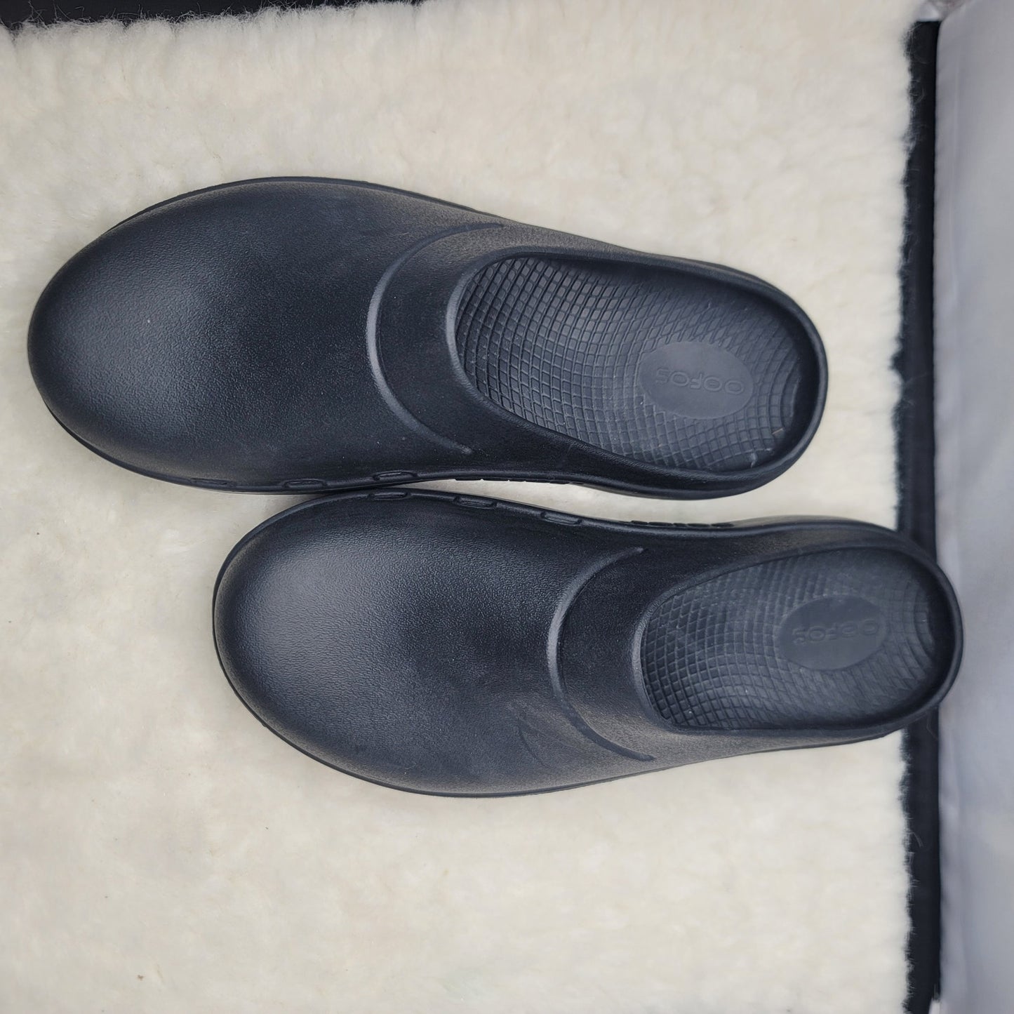 OOFOS OOccloog Recovery Clogs Black Men's 7 / Women's 9 Slip On Mule Slip on