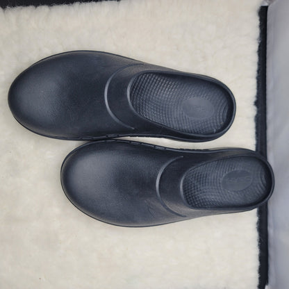 OOFOS OOccloog Recovery Clogs Black Men's 7 / Women's 9 Slip On Mule Slip on