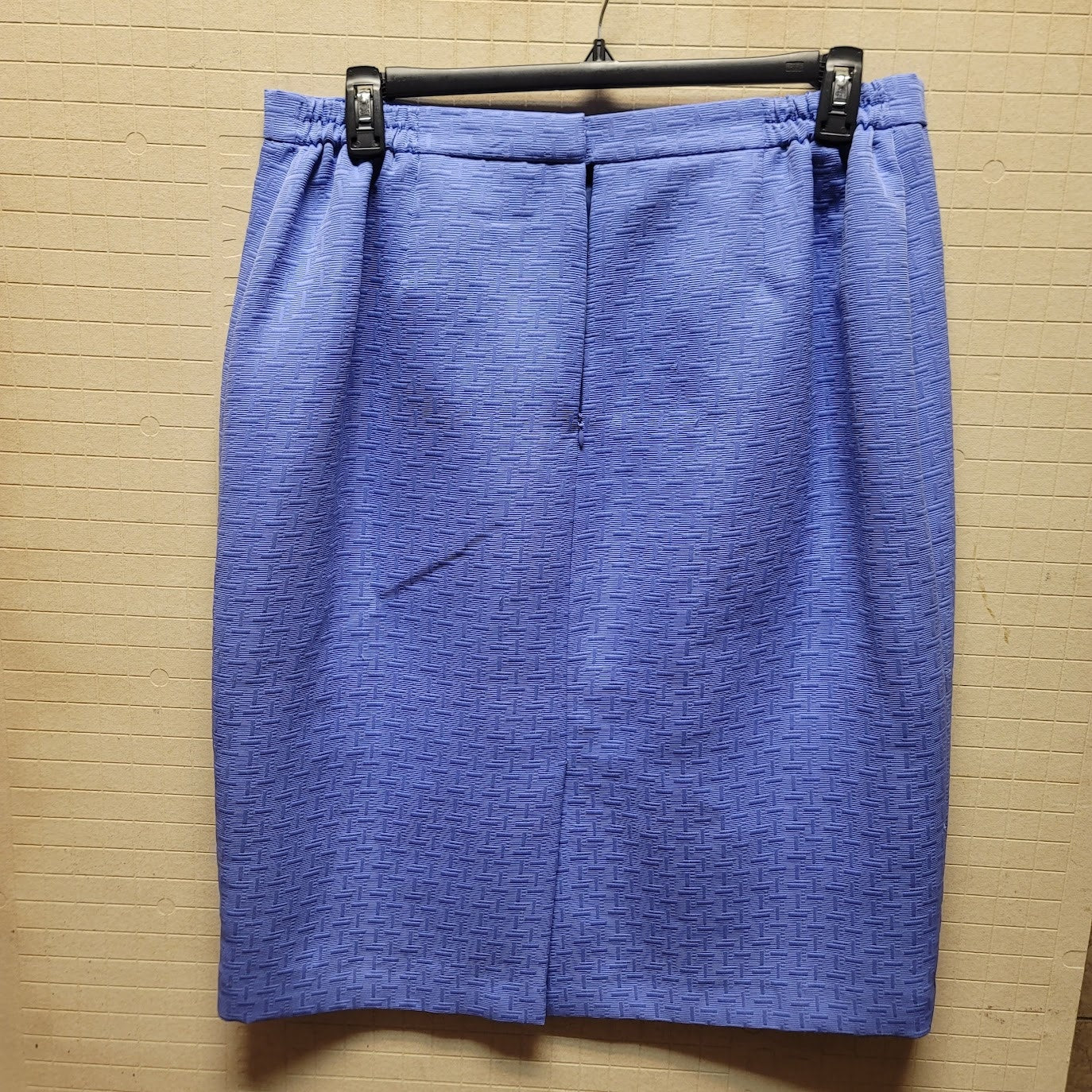 Le Suit Womens Skirt Size 16 W Blue Textured Career Work Back Slit