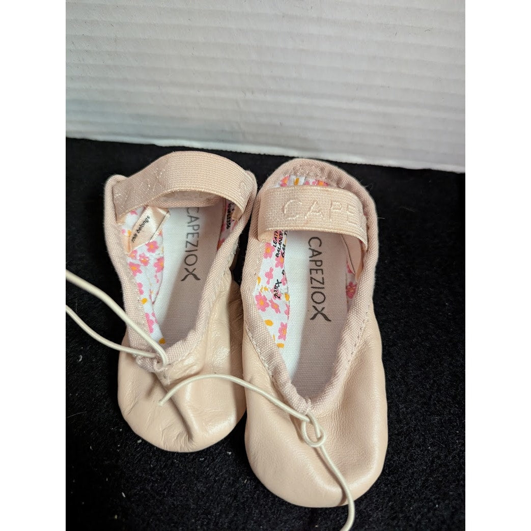 Capezio Ballet Slipper flats pink Leather upper Girls size 6M Daisy 205X