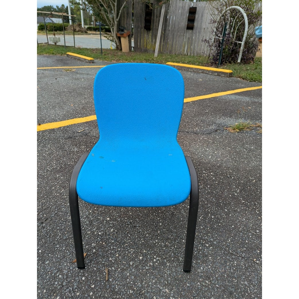 Secondhand Sandies: Vintage kids chair school