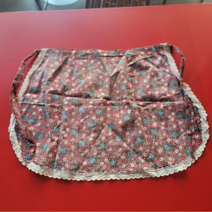 Vintage Red Floral Calico Half Apron Scalloped Lace Farmhouse Country Aesthetic