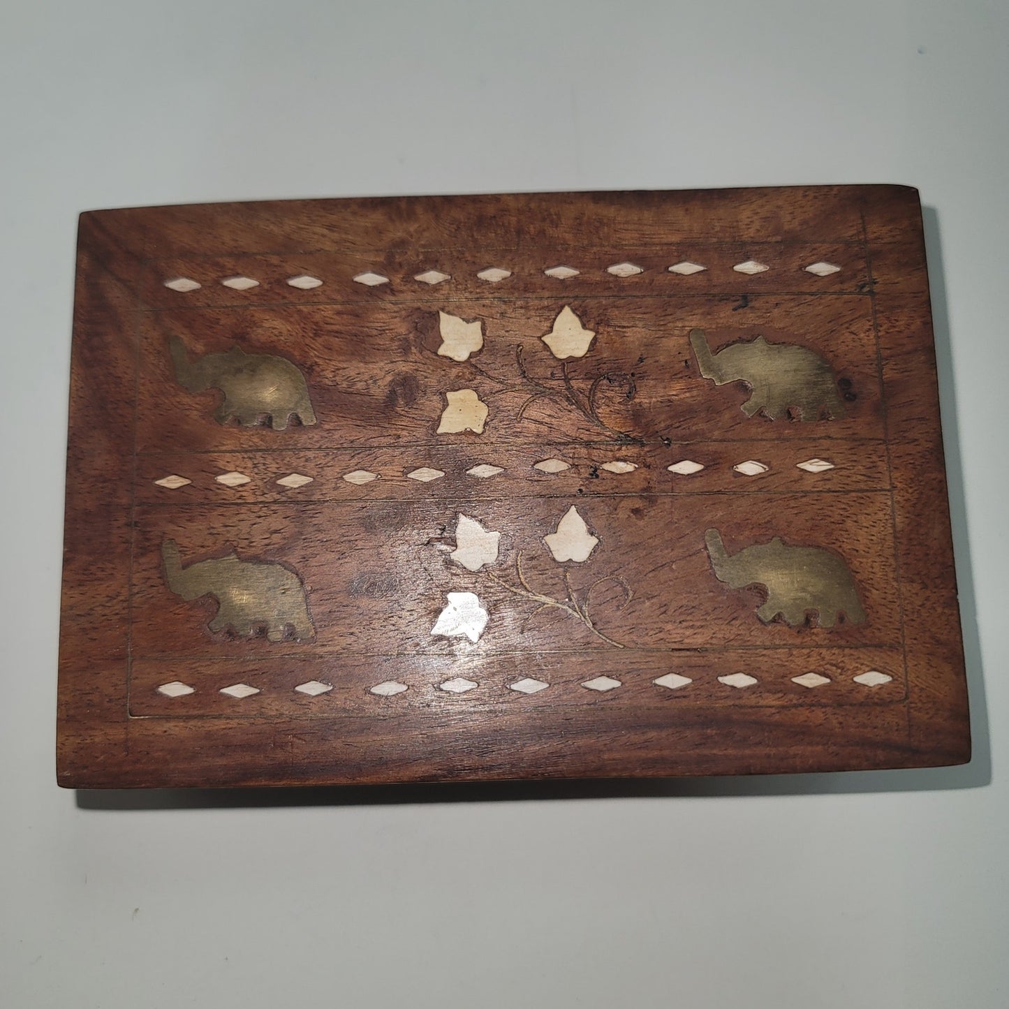 VINTAGE 1950s Anglo Indian Style Rosewood Box Brass Elephants Leaves Inlaid