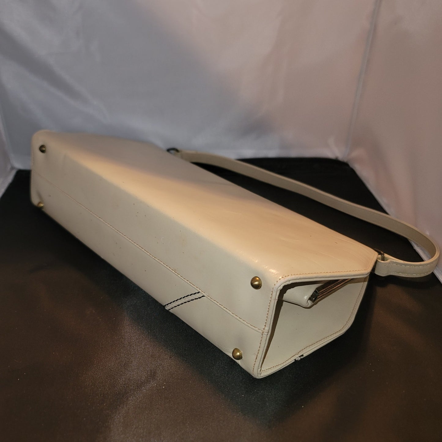 Vintage Mel-Bourne Paris Beige Faux Leather Geometric Top Handle Clutch Handbag