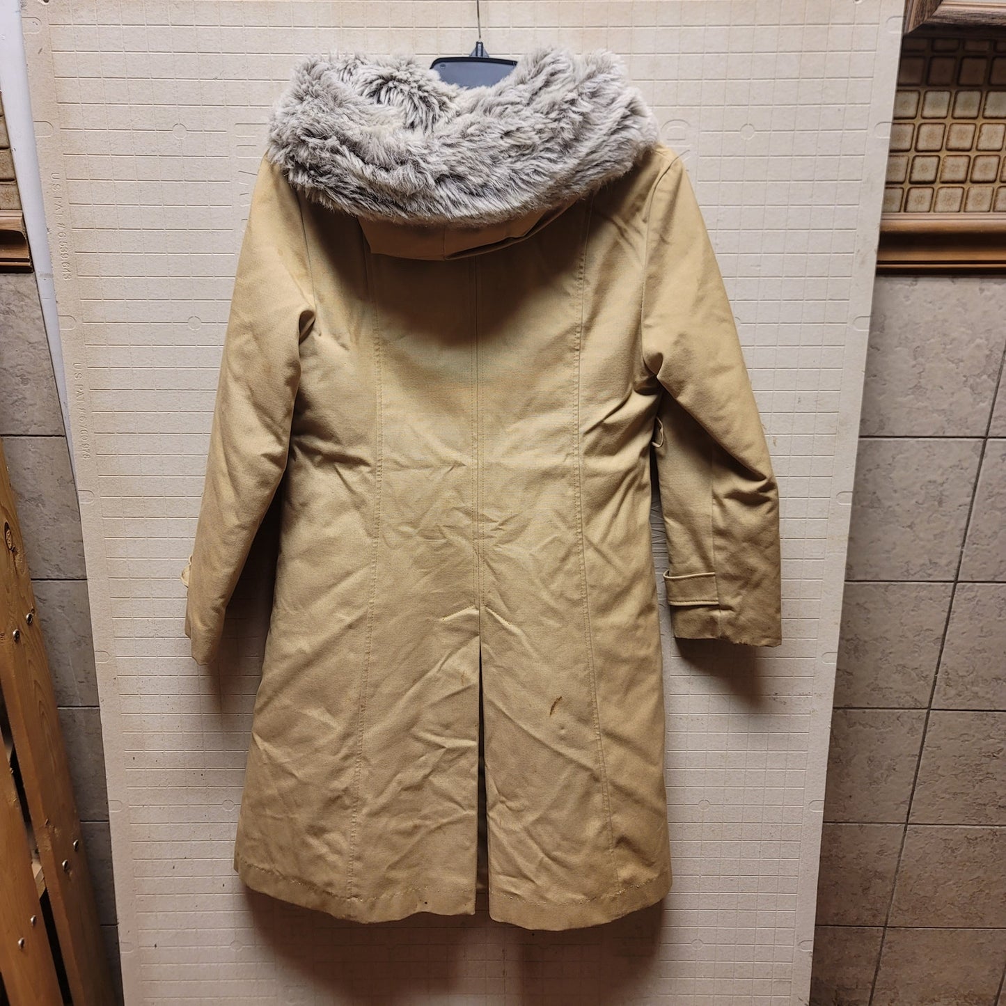 Vintage XS coat Winter Lined Faux Fur collar Tan Heavy Extra Small NO BELT Lined