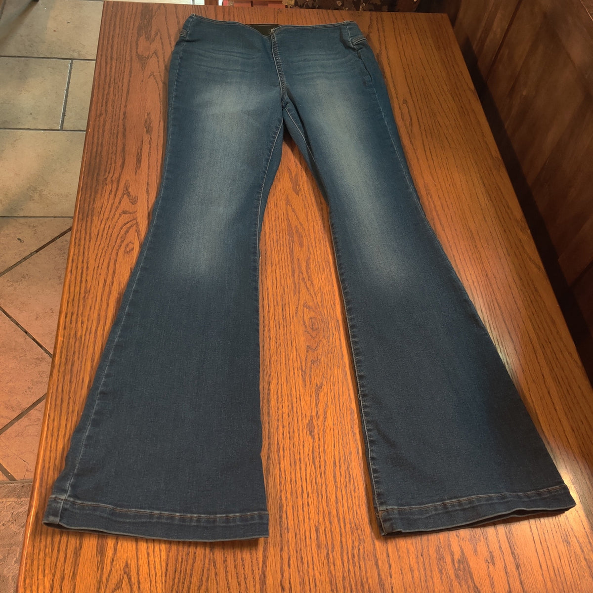 INC International Concepts Size 6 Pull-On Stretch Wide Leg Jeans