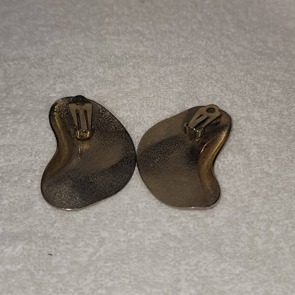 Vintage 1970s Unsual Clip on Silvertone Metal Earrings Hugger 2" bean