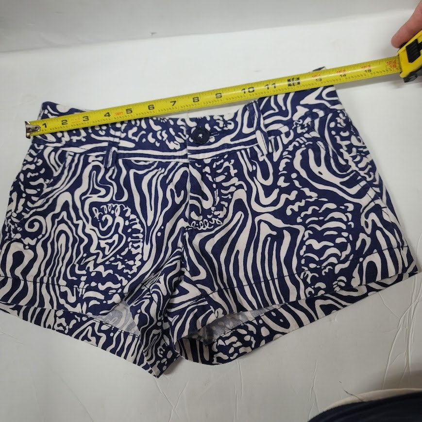 Lilly Pulitzer Womens Size 00 The Walsh Short Blue White Hidden Waves