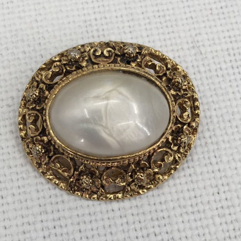 Vintage Estate Faux Pearl Brass Renaissance Brushed brass Tie Scarf brooch Clip