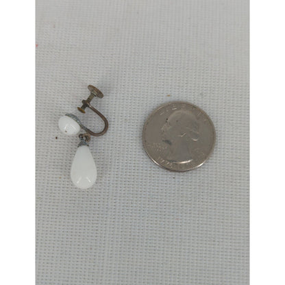 Vintage Mid Century White Milk Glass Teardrop Screw Back Earrings Wedding Classy