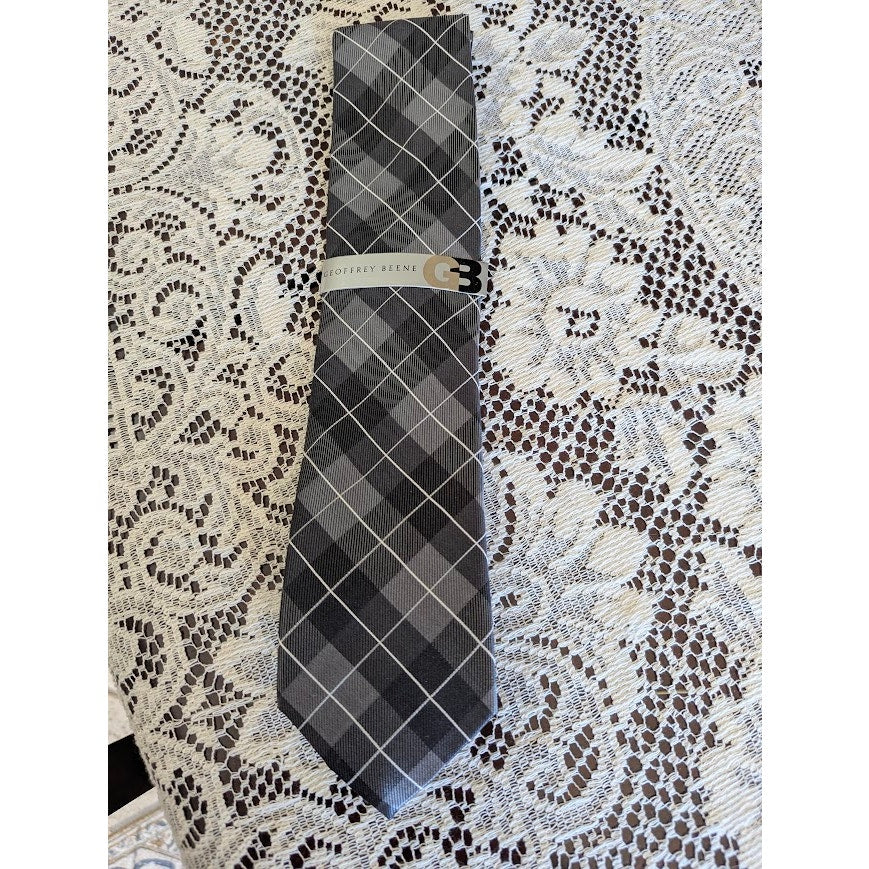 Geoffrey Beene Tie Grey Black Plaid Silk NWT Corpcore Modern Business