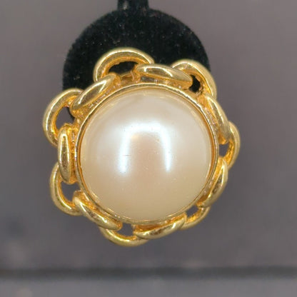 Vintage Gold Tone Faux Pearl Scalloped Button Clip On Earrings Classic Glam