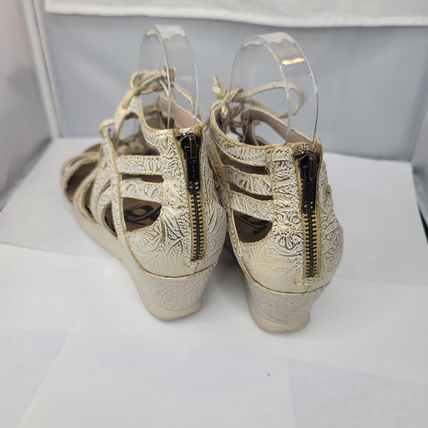 OTBT Size 8.5 Nomadic Leather Women Shoes Heels Back Zip Gold Cream Wedge Sandal
