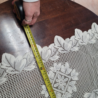 Vintage lacy table runner leaves leaf motif design rectangle white