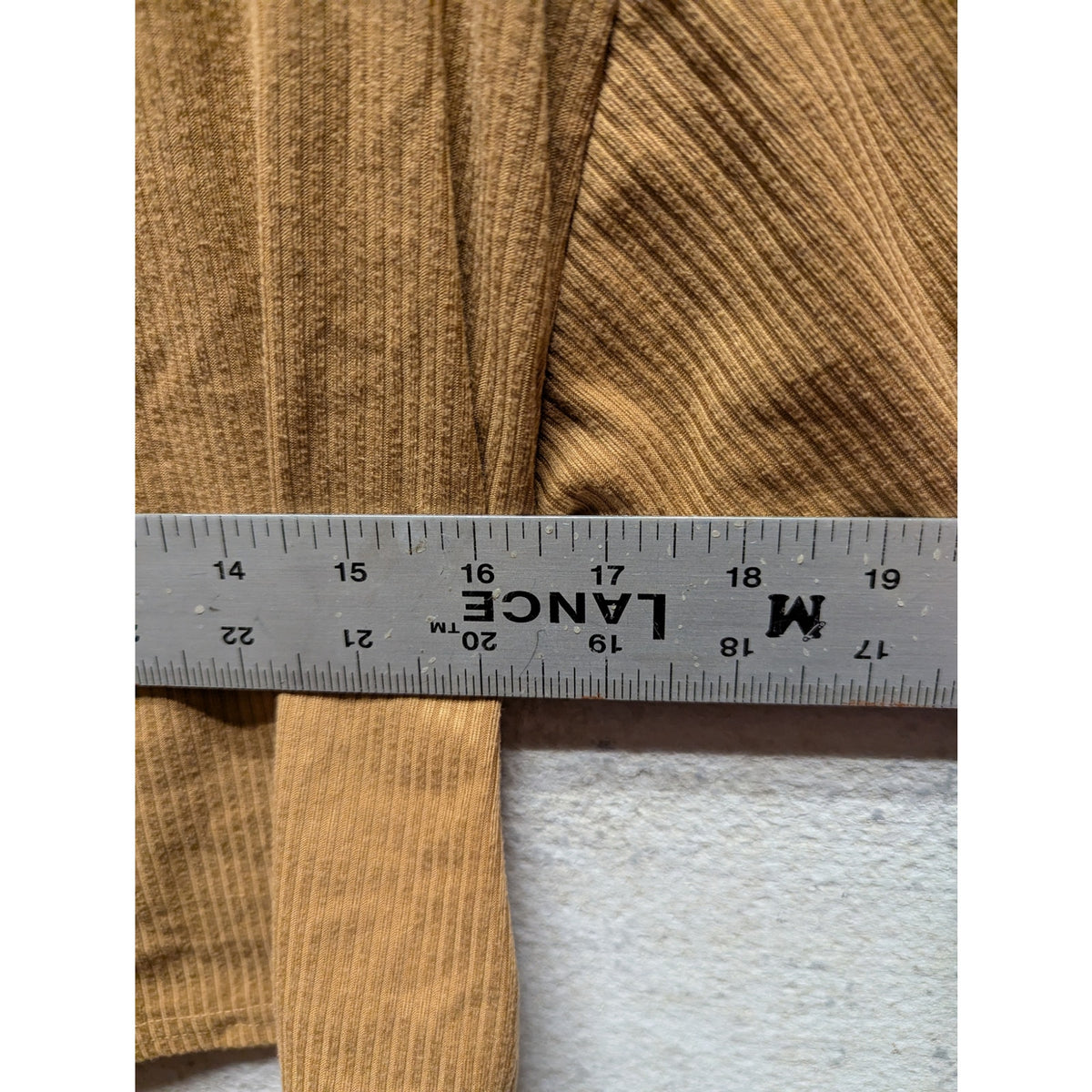 Abound Ribbed Long Sleeve Stretchy Crop Top Tan Dale Size SMALL NEW lightweight