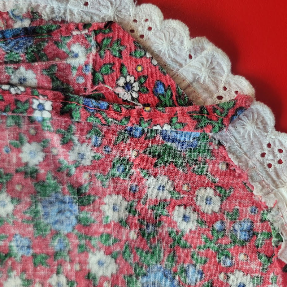 Vintage Red Floral Calico Half Apron Scalloped Lace Farmhouse Country Aesthetic