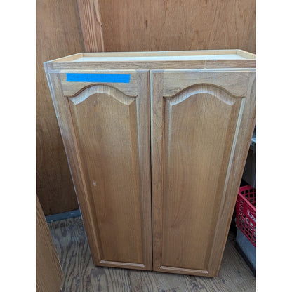 SECONDHAND SANDIES: Set of 4 chairs and a 48" round table Set AS IS