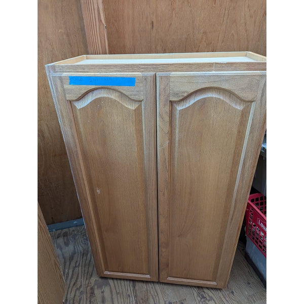 SECONDHAND SANDIES: Set of 4 chairs and a 48" round table Set AS IS