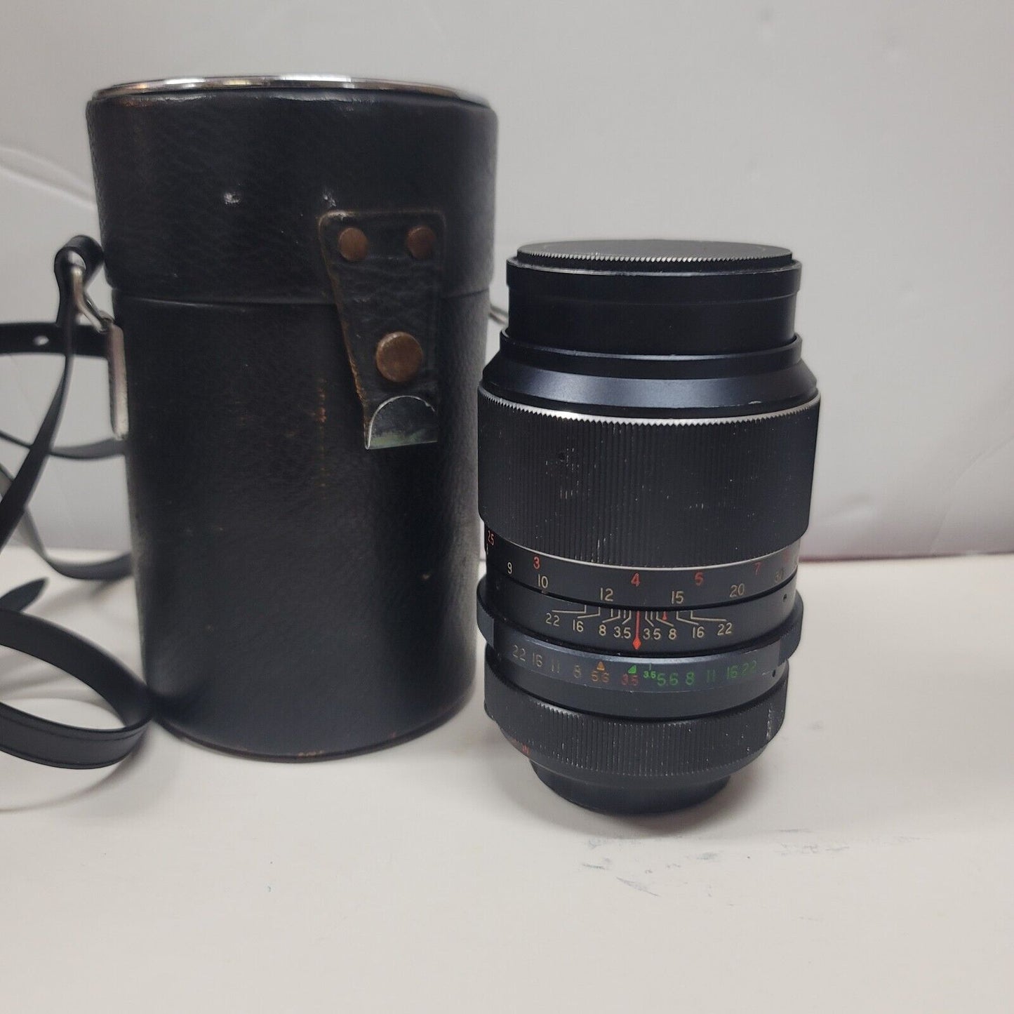 Vivitar 135mm f2.8 Auto MF Telephoto Portrait M42 Screw Mount Lens No. 378003178