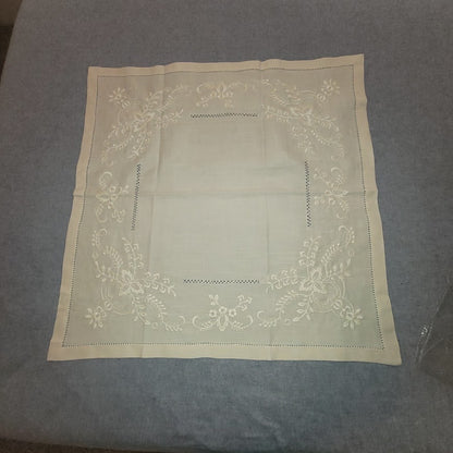 Vintage 70s Tablecloth Hand Embroidery Detail 36" x 36" SQUARE