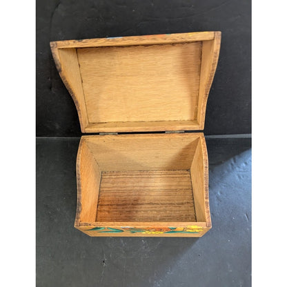 Vintage wood recipe box 7" x 4.5" x 5.5" dove tail construction Birds Folk Art
