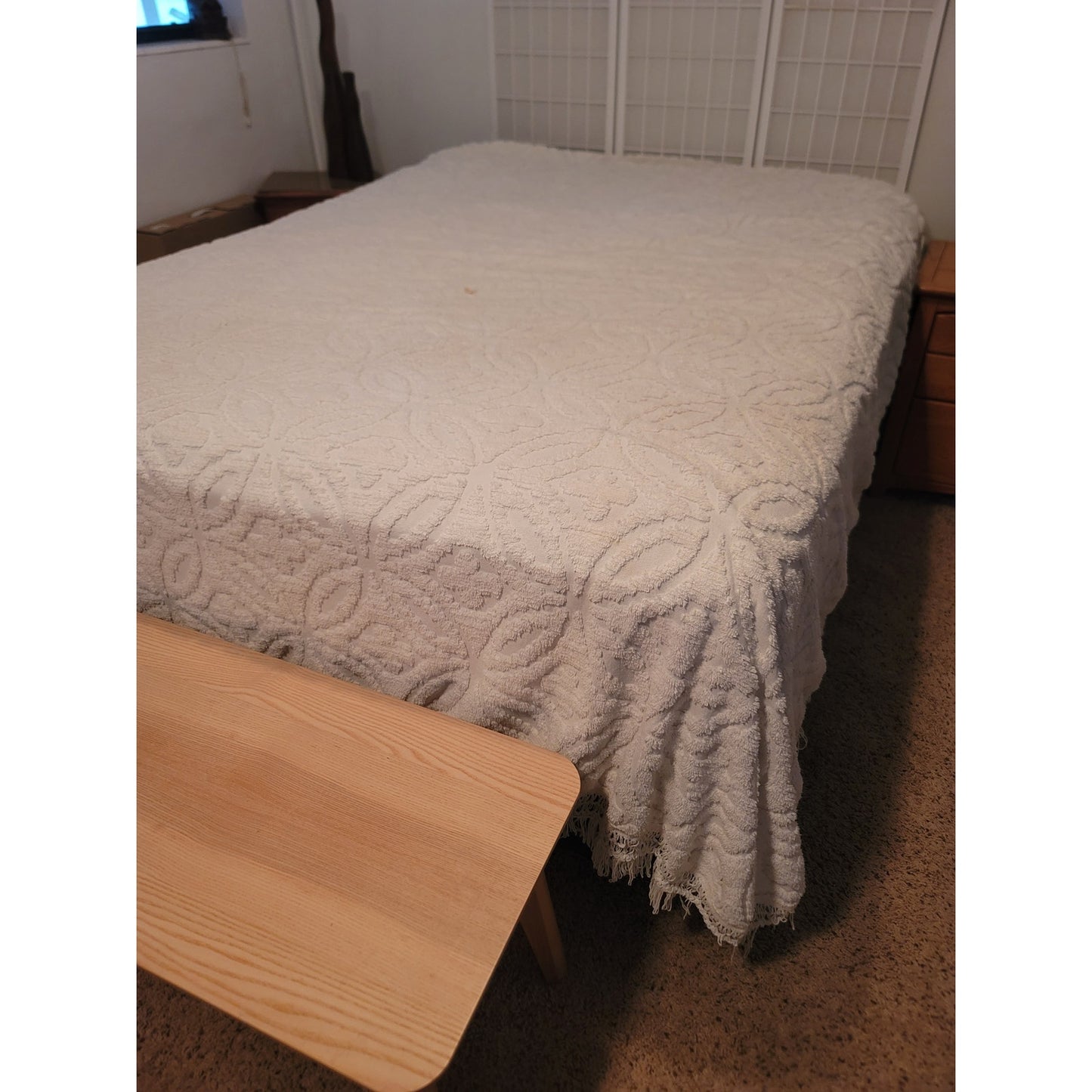 Vintage White Chenille Candlewick Medallion Queen Bedspread with Fringe