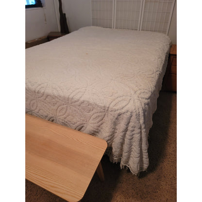 Vintage White Chenille Candlewick Medallion Queen Bedspread with Fringe