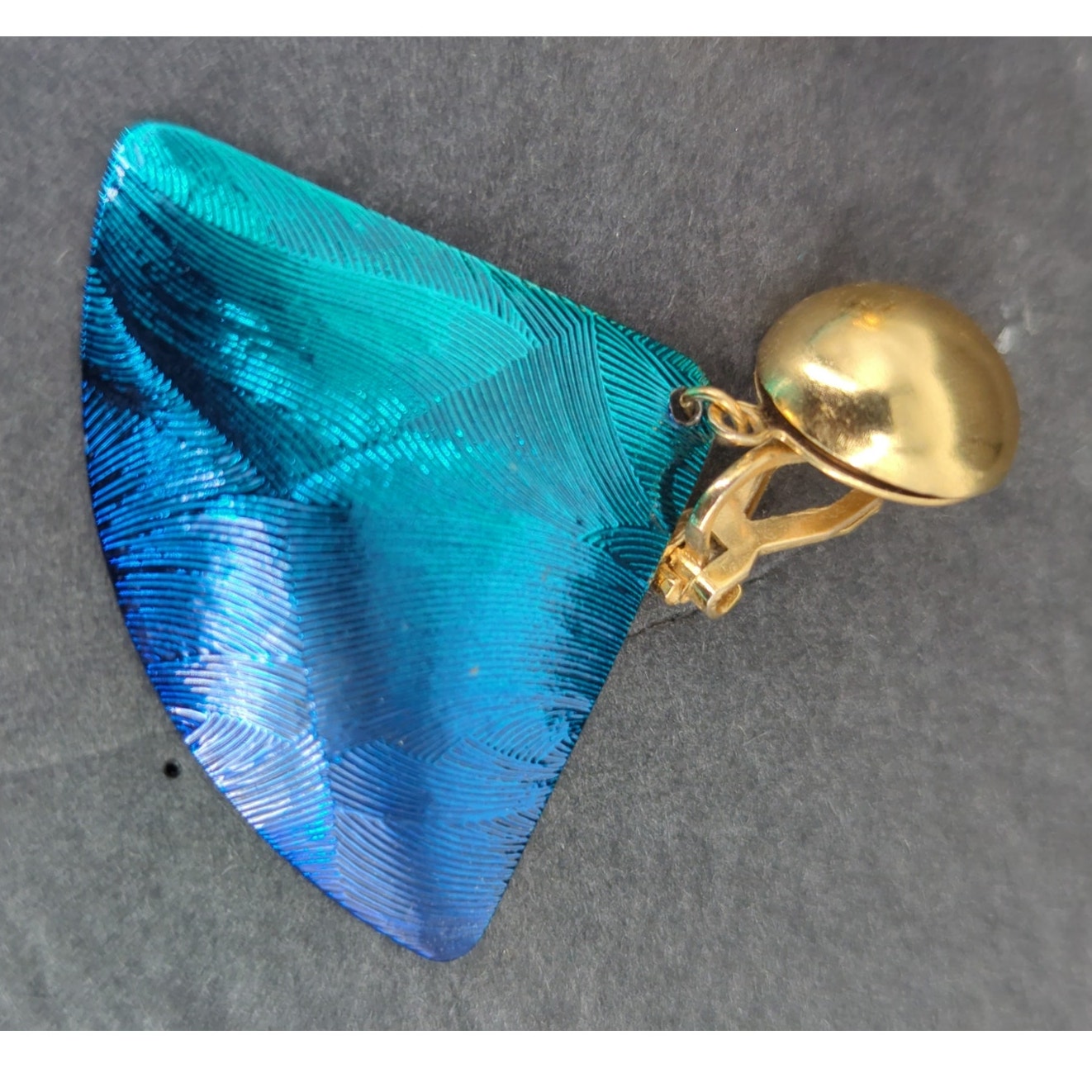 Vintage Vibrant Blue Textured Fan Triangle 1980sShield Clip On Dangle Earrings
