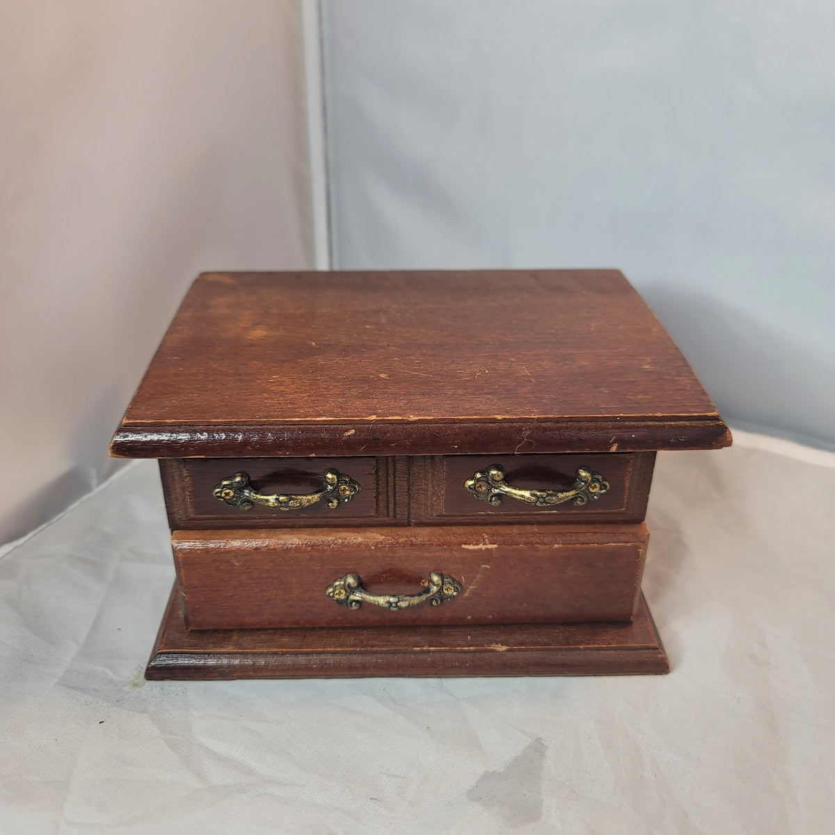 Small wood jewelry box