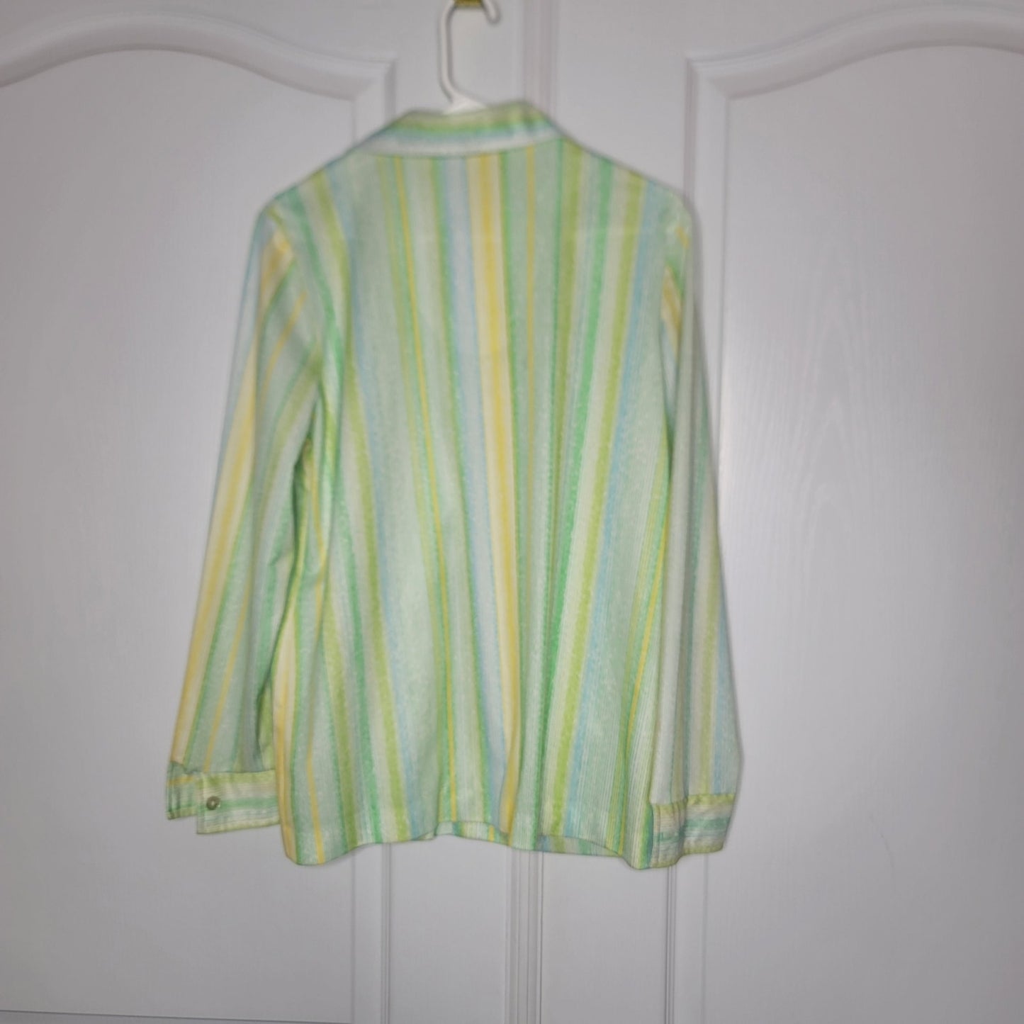Vintage ButtonUp long sleeve Blouse Wide Collar Large/XL stripe yellow green