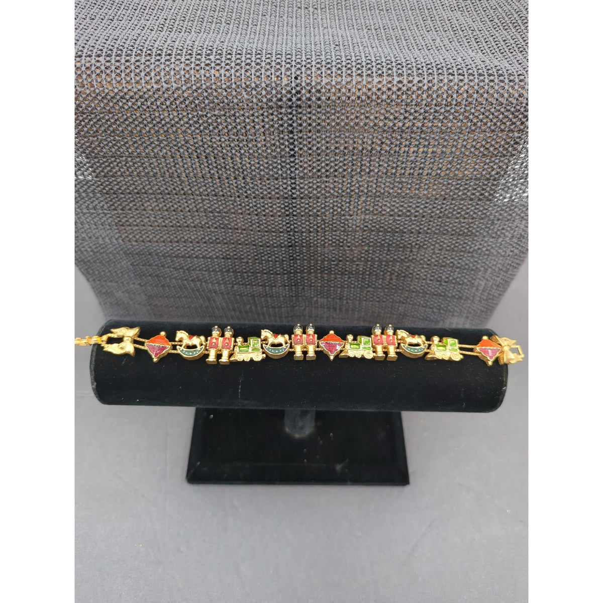 Vintage Fashion BRACELET Avon 8" toy soldiers enameled slide holiday
