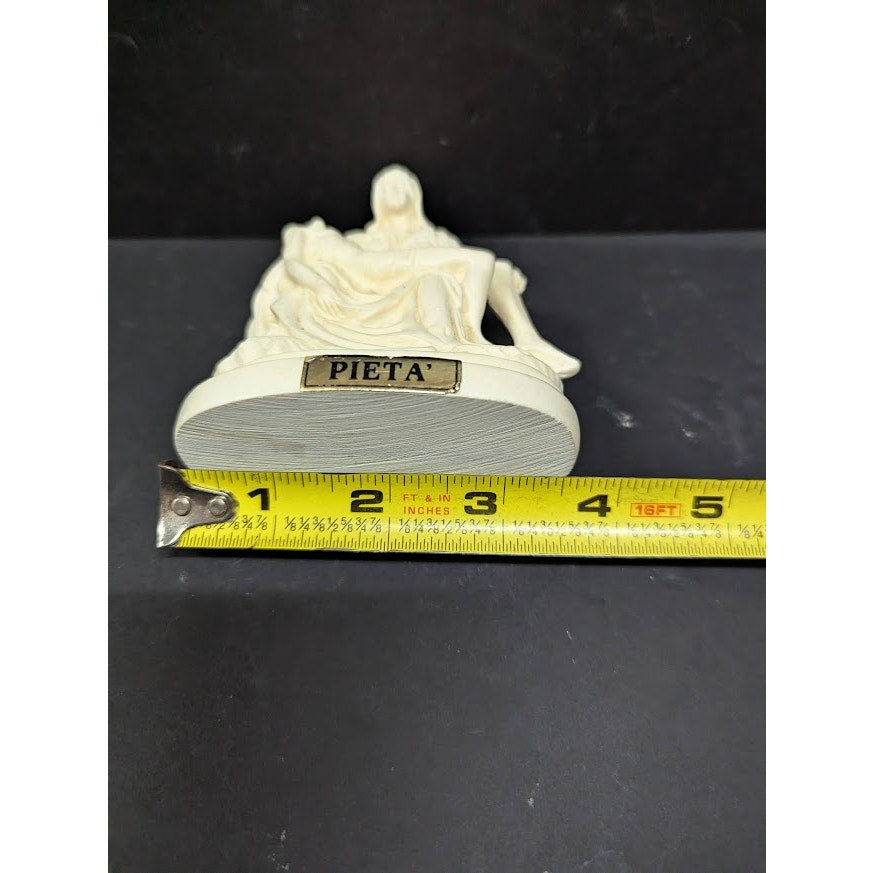 PIETA Michaelangelo Vintage 1960s Vatican Italy Souvenir Sculpture 1960s White